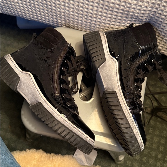 Gabor Black and Gray Leather Shoes - Picture 2 of 6